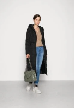 Anna Field -Anna Field 00a978fe34794748ac59015a6e42db13