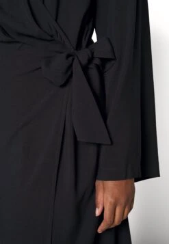 Curvy Buckle Dress - Robe Chemise - Black -Anna Field 208e82f3ec284a898f593374f40e8872