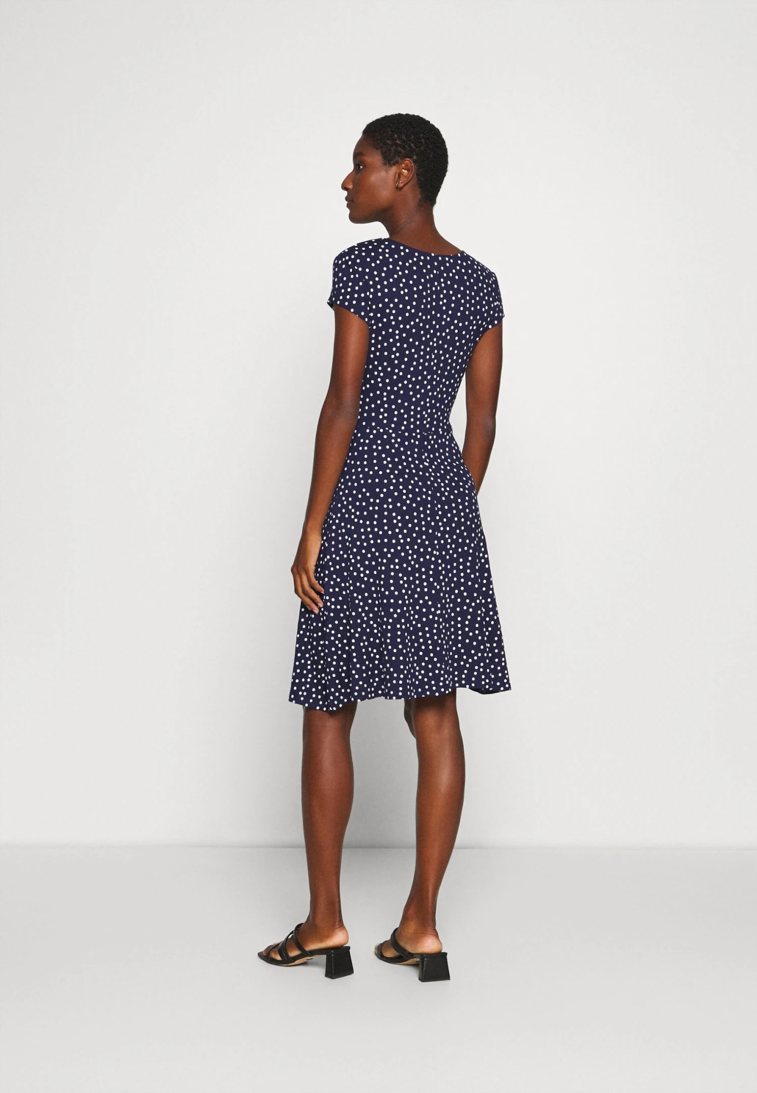 Anna Field Robe En Jersey - Maritime Blue/White 5 Anna Field Robe En Jersey - Maritime Blue/White – Image 3