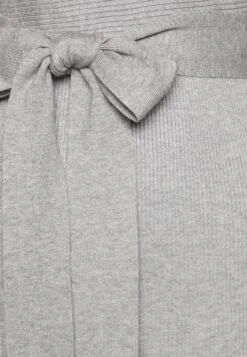 Anna Field Wrap V Ausschnitt Mini Strickkleid Mit Gürtel - Robe Fourreau - Mottled Grey -Anna Field 68d56446f168416394635ca9462d93a4