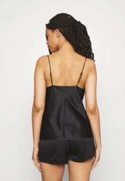 Anna Field Simple Satin Short Set - Pyjama - Black 11 Anna Field Simple Satin Short Set - Pyjama - Black -Anna Field 722ca56a9ee2439f909f606ecf6a7ffe