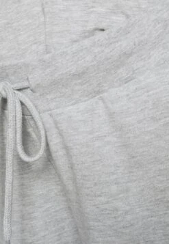 Slim Fit Joggers - Overbump - Pantalon De Survêtement - Light Grey 13 Slim Fit Joggers - Overbump - Pantalon De Survêtement - Light Grey -Anna Field bdcb41bafe3945bd95f8e6c593930596