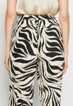 Anna Field Pantalon Classique - Black/Off-White 13 Anna Field Pantalon Classique - Black/Off-White -Anna Field c21ccce7d3134ebfad5a7bcfc7a2f5a4