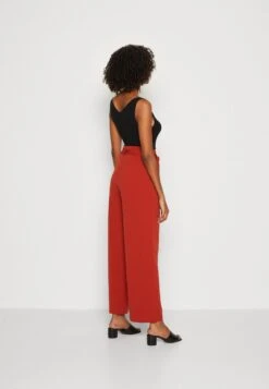 Anna Field Pantalon Classique - Dark Red 10 Anna Field Pantalon Classique - Dark Red -Anna Field d7626289b75b4f48bb6345a2c687881f