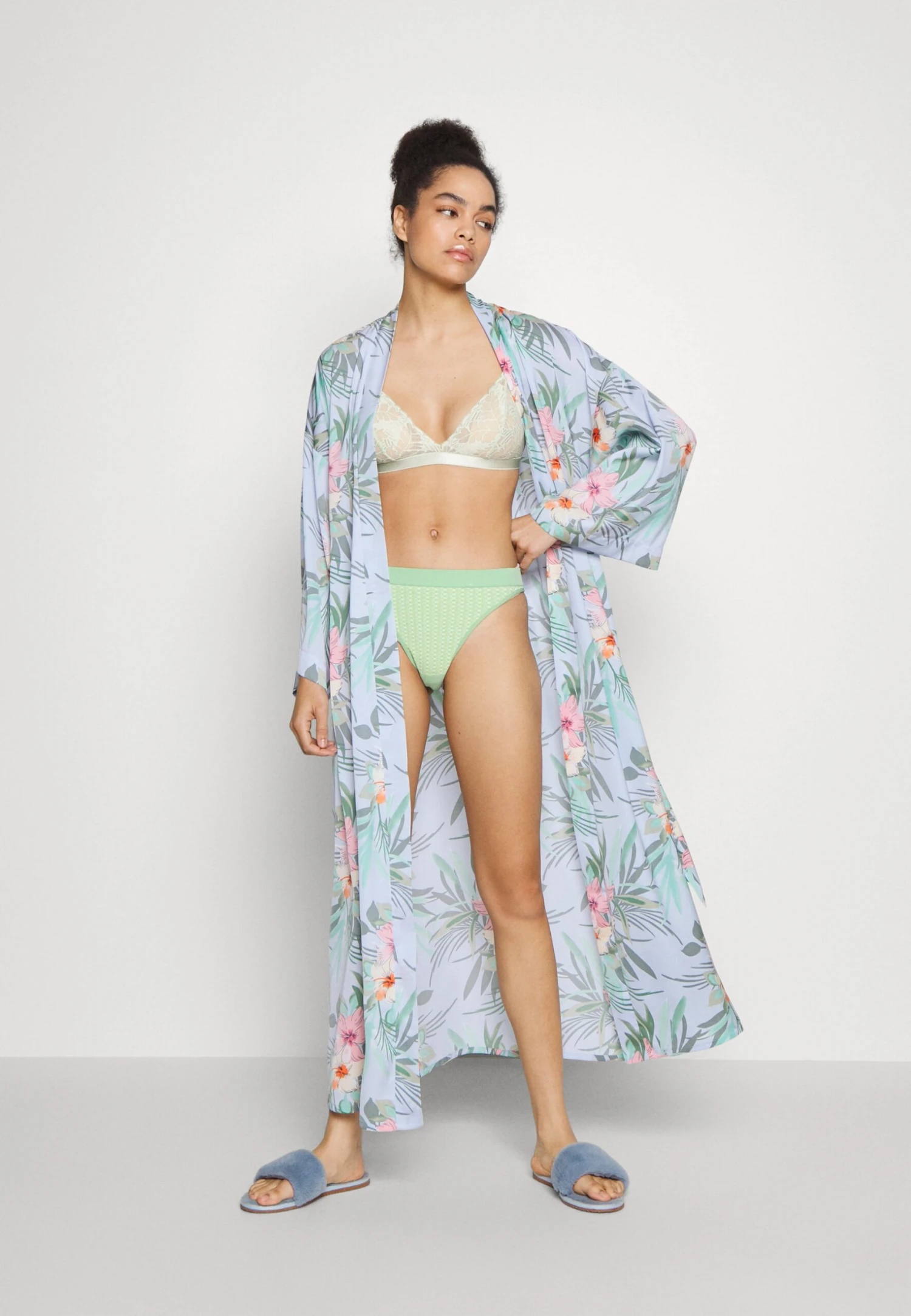 Anna Field Floral Robe - Peignoir - Blue 4 Anna Field Floral Robe - Peignoir - Blue – Image 2