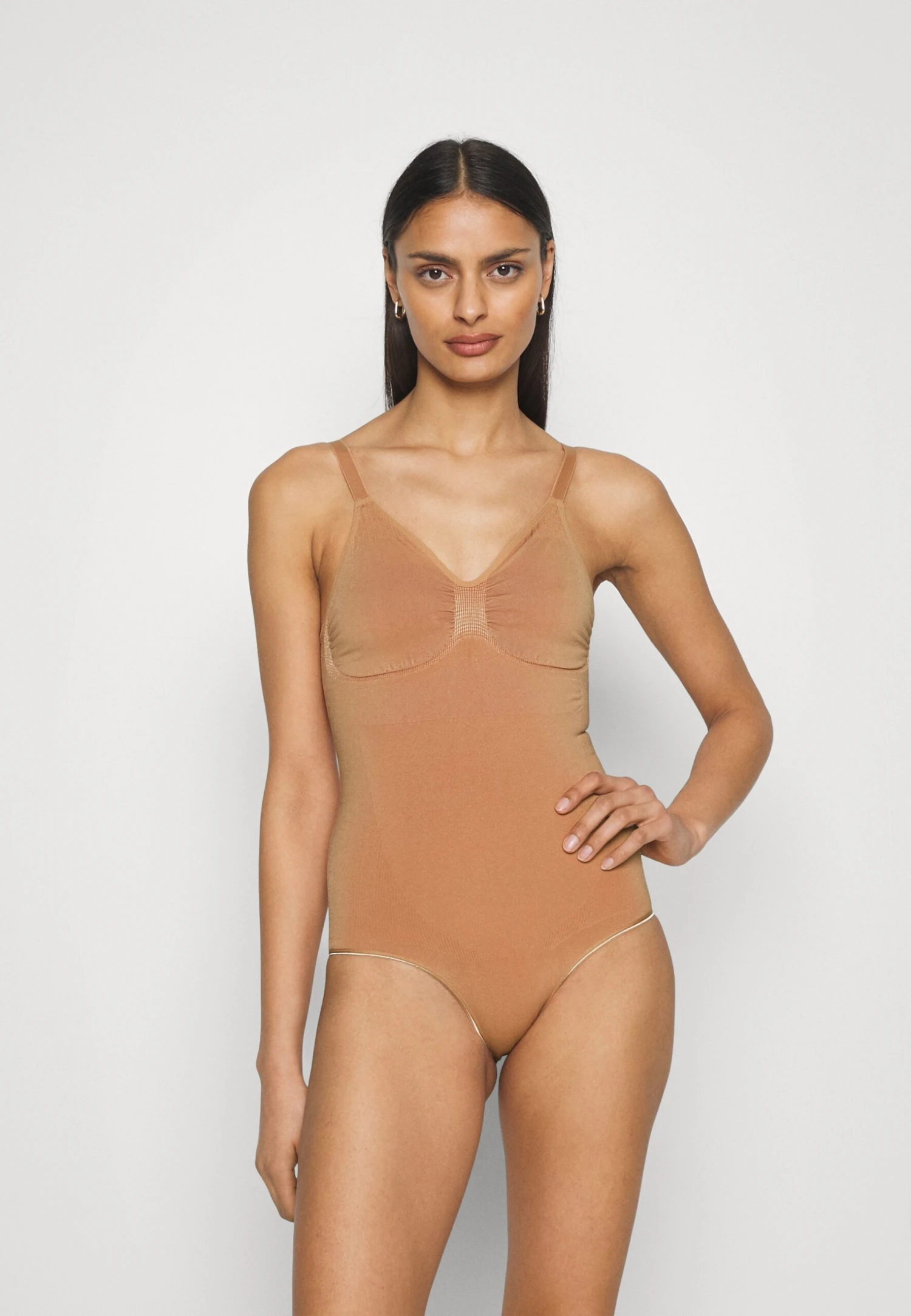 Anna Field Body - Nude 4 Anna Field Body - Nude â Image 2